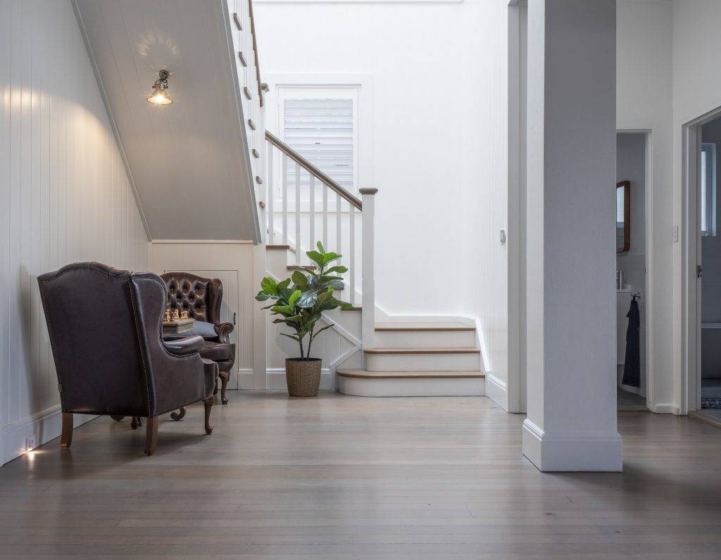 Get the Hamptons style:internal pine panellinglarger skirtinglight, bright and airynatural light